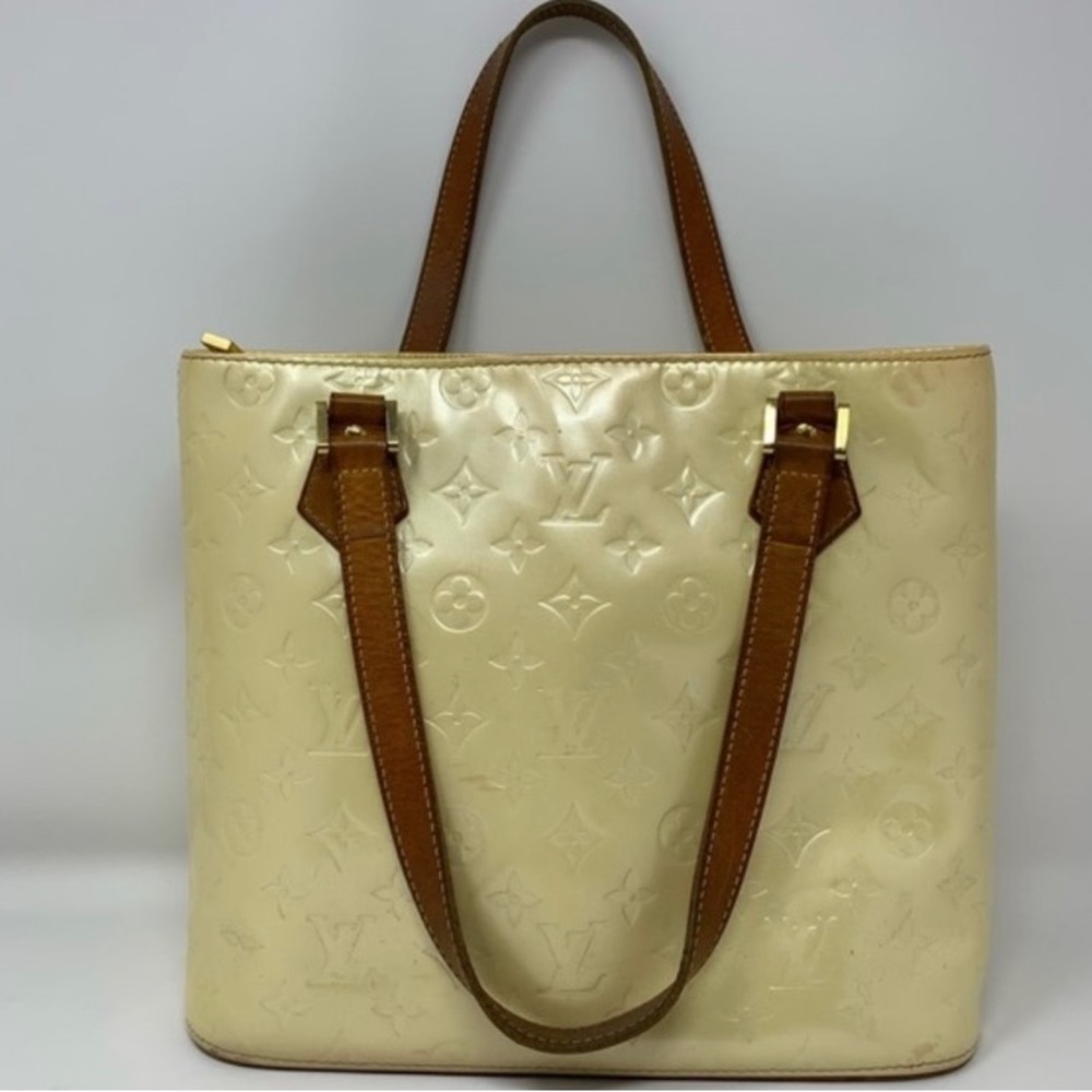 Louis Vuitton Authentic Beige Vernis Houston